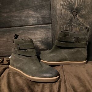 UGG brand, size 6.5, ankle zip, cute and comfortable booties